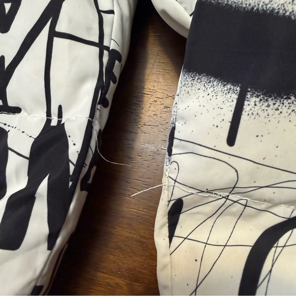 Adika Women’s Graffiti Print Puffer Jacket - White & Black XS - Picture 11 of 14